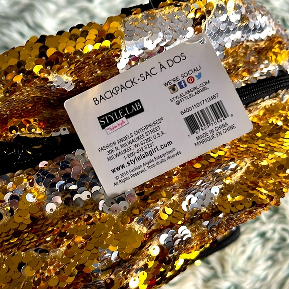 🤩Style Lab Magic Sequin Backpack in Gold ✨and Silver🪩 - Picture 5 of 13
